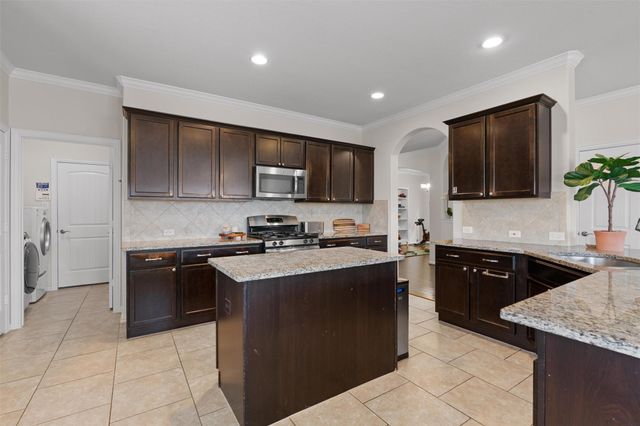 4308 Chestnut Meadows BND, Georgetown, TX 78626