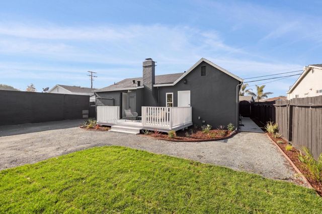 2352 Menalto Avenue, East Palo Alto, CA 94303