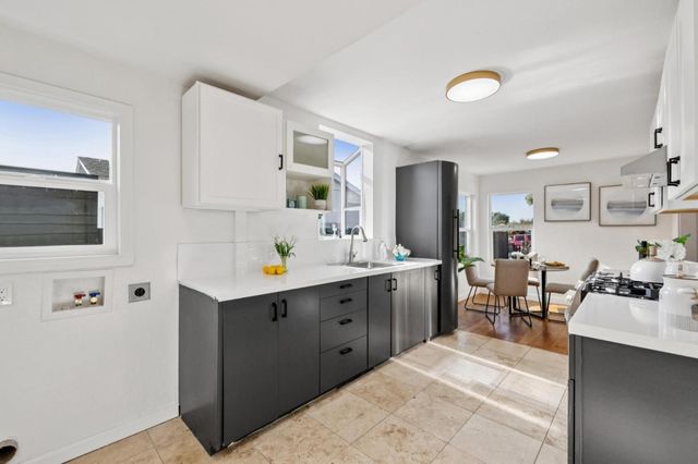 2352 Menalto Avenue, East Palo Alto, CA 94303