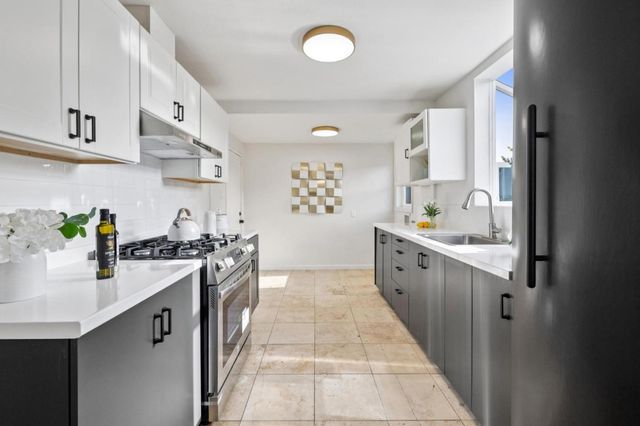 2352 Menalto Avenue, East Palo Alto, CA 94303