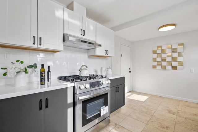 2352 Menalto Avenue, East Palo Alto, CA 94303