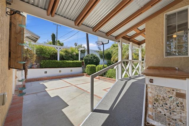 210 E 46th Street, Long Beach, CA 90807