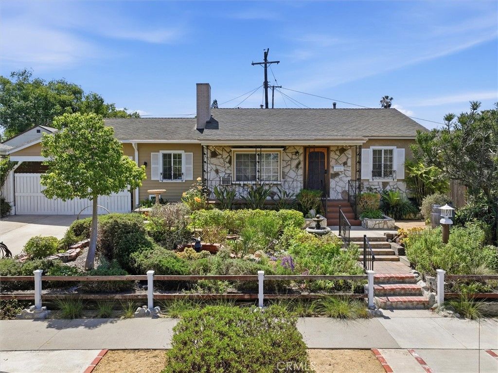210 E 46th Street, Long Beach, CA 90807