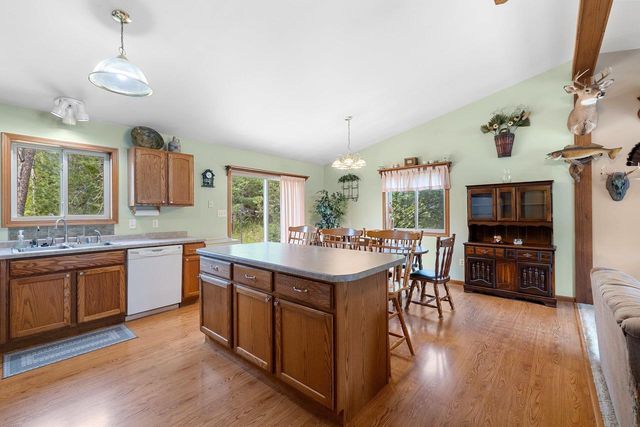 5808 LADE BEACH ROAD, Little Suamico, WI 54141