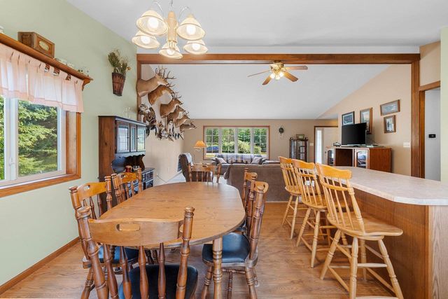 5808 LADE BEACH ROAD, Little Suamico, WI 54141