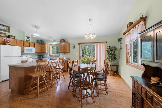 5808 LADE BEACH ROAD, Little Suamico, WI 54141