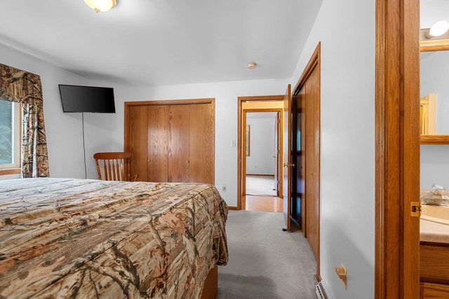 5808 LADE BEACH ROAD, Little Suamico, WI 54141