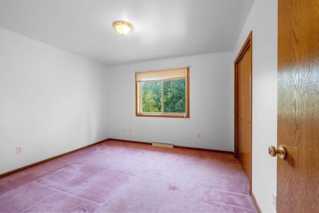 5808 LADE BEACH ROAD, Little Suamico, WI 54141