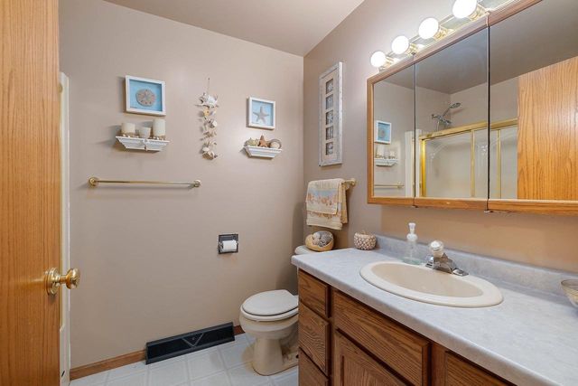 5808 LADE BEACH ROAD, Little Suamico, WI 54141