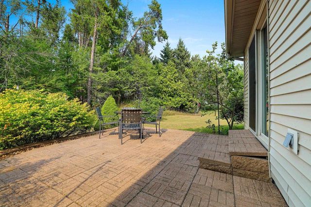 5808 LADE BEACH ROAD, Little Suamico, WI 54141