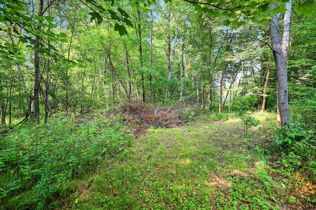 5808 LADE BEACH ROAD, Little Suamico, WI 54141