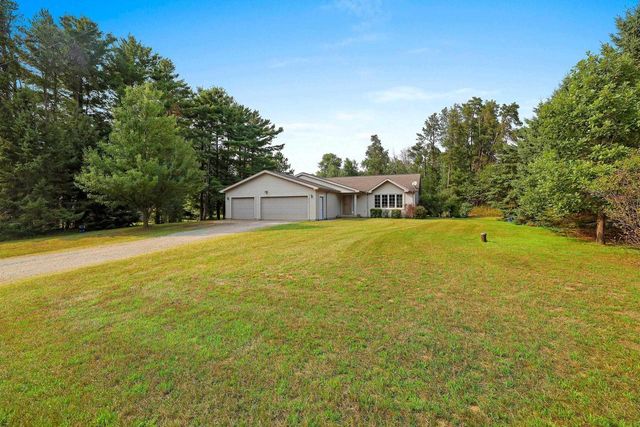 5808 LADE BEACH ROAD, Little Suamico, WI 54141