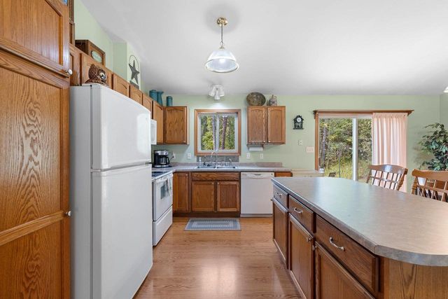 5808 LADE BEACH ROAD, Little Suamico, WI 54141