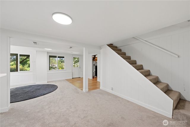 15839 15th Avenue NE, Shoreline, WA 98155
