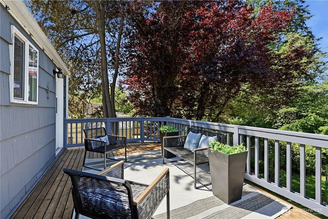 15839 15th Avenue NE, Shoreline, WA 98155