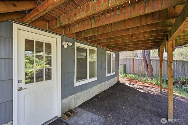 15839 15th Avenue NE, Shoreline, WA 98155