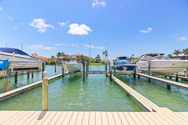 367 MADEIRA CIRCLE, Tierra Verde, FL 33715