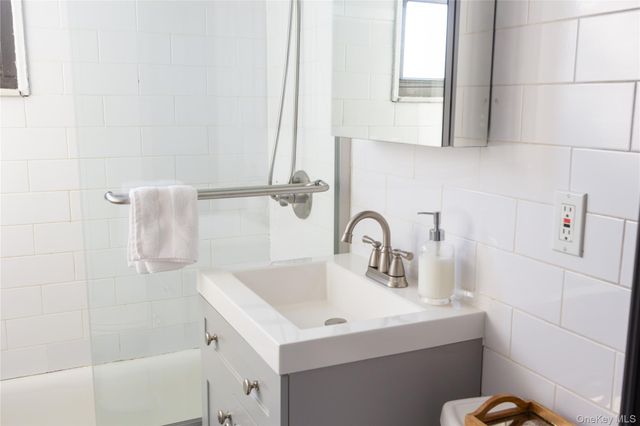 163-62 Willets Point Boulevard Upper, Whitestone, NY 11357