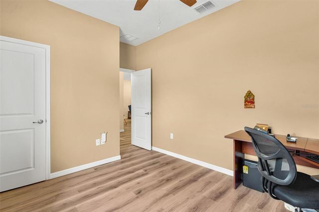 41428 TARPON AVENUE, Umatilla, FL 32784