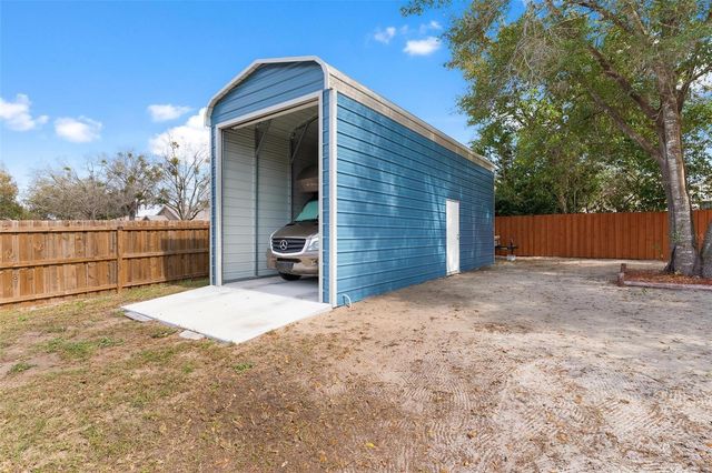 41428 TARPON AVENUE, Umatilla, FL 32784