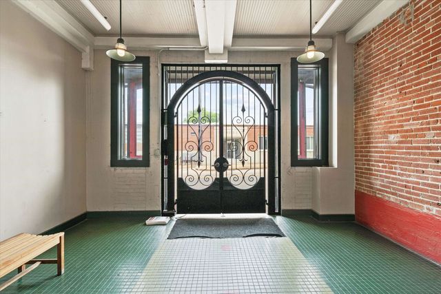 408 S Front St Apt 413, Memphis, TN 38103