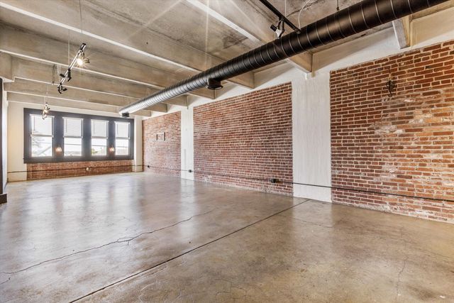 408 S Front St Apt 413, Memphis, TN 38103