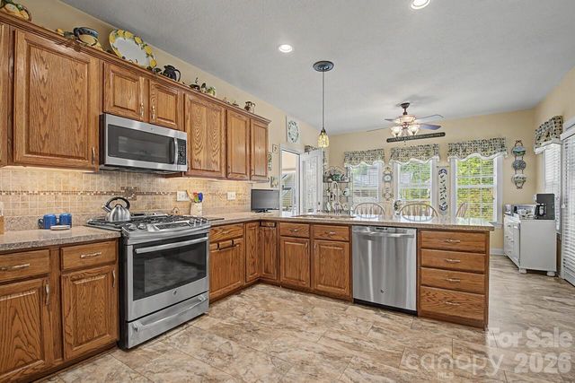 606 Carriage Commons Drive, Hendersonville, NC 28791