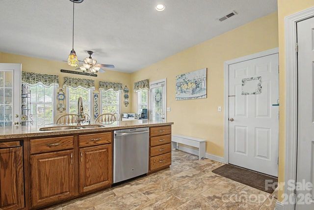 606 Carriage Commons Drive, Hendersonville, NC 28791