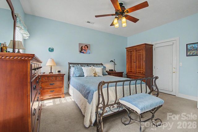606 Carriage Commons Drive, Hendersonville, NC 28791