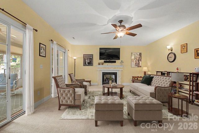 606 Carriage Commons Drive, Hendersonville, NC 28791