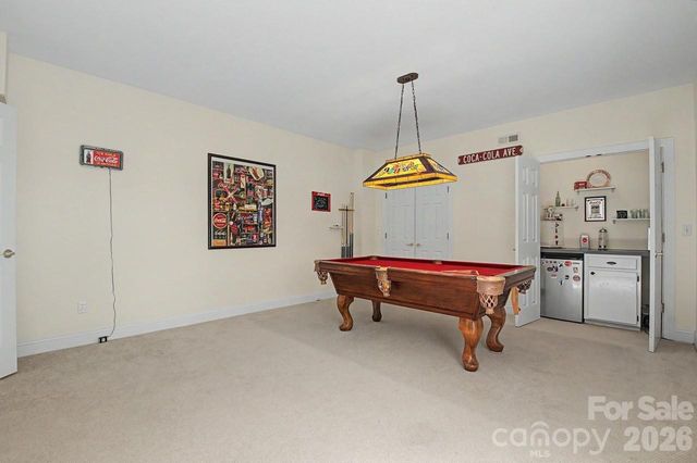 606 Carriage Commons Drive, Hendersonville, NC 28791