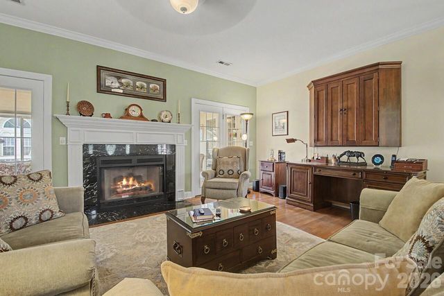 606 Carriage Commons Drive, Hendersonville, NC 28791