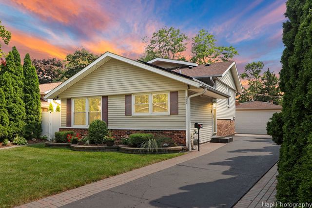 1569 Sherman Place, Des Plaines, IL 60016