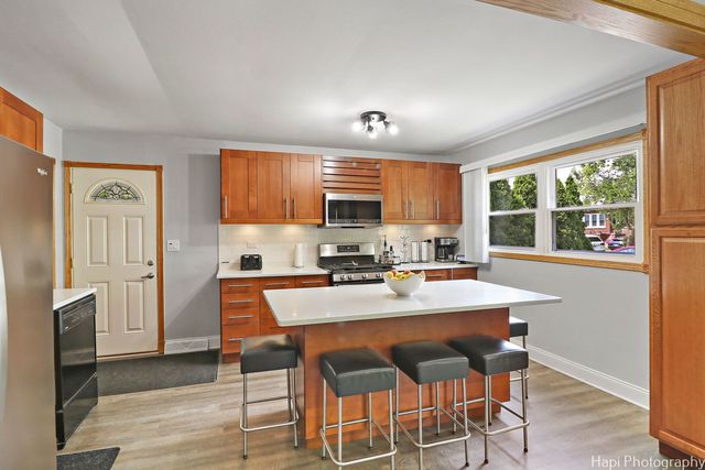 1569 Sherman Place, Des Plaines, IL 60016