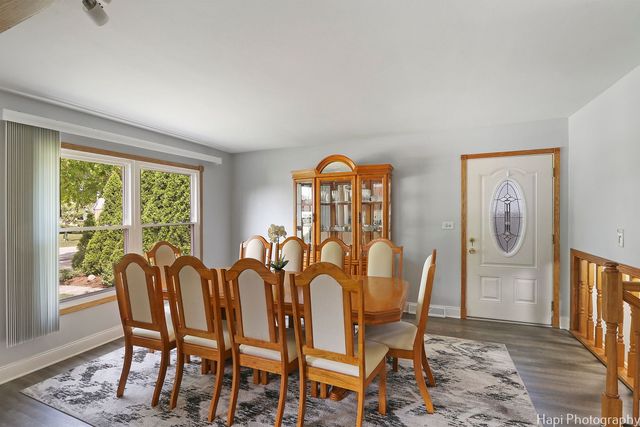 1569 Sherman Place, Des Plaines, IL 60016