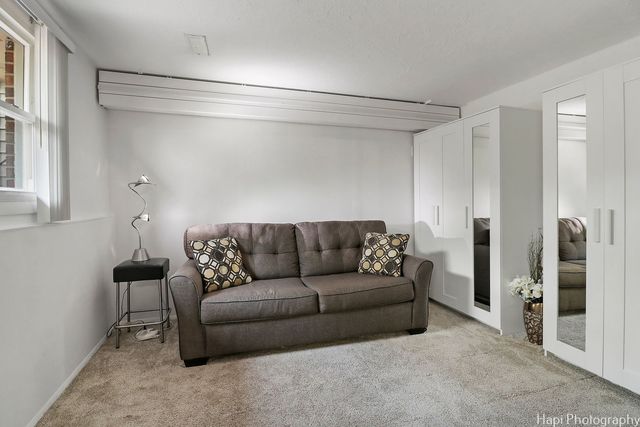 1569 Sherman Place, Des Plaines, IL 60016