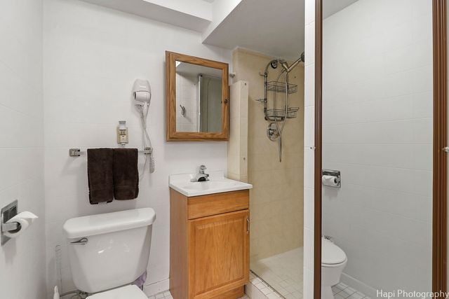 1569 Sherman Place, Des Plaines, IL 60016