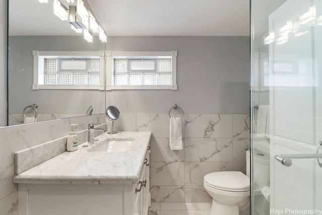 1569 Sherman Place, Des Plaines, IL 60016