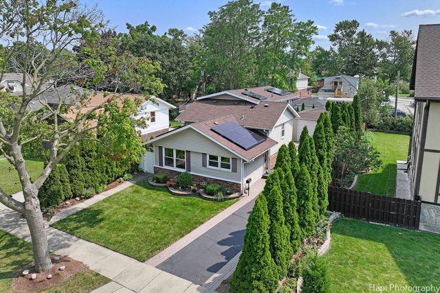 1569 Sherman Place, Des Plaines, IL 60016