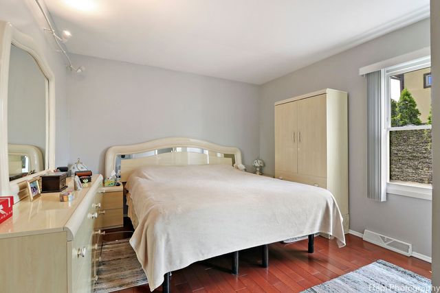 1569 Sherman Place, Des Plaines, IL 60016