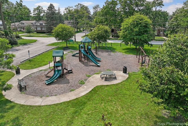 1569 Sherman Place, Des Plaines, IL 60016