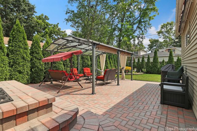 1569 Sherman Place, Des Plaines, IL 60016