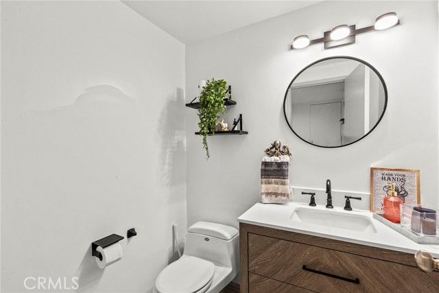 6752 Hillpark Drive 202, Los Angeles, CA 90068