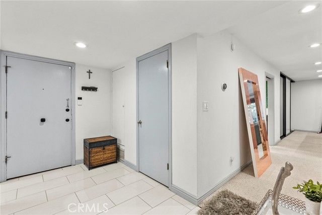 6752 Hillpark Drive 202, Los Angeles, CA 90068