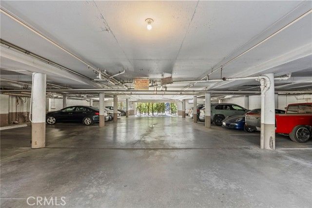 6752 Hillpark Drive 202, Los Angeles, CA 90068