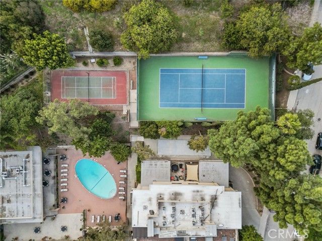 6752 Hillpark Drive 202, Los Angeles, CA 90068