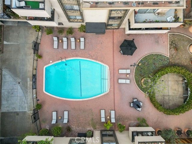 6752 Hillpark Drive 202, Los Angeles, CA 90068