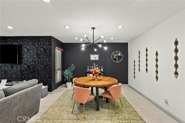 6752 Hillpark Drive 202, Los Angeles, CA 90068