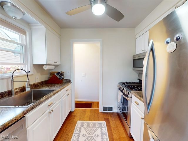 317 E 330th Street, Willowick, OH 44095