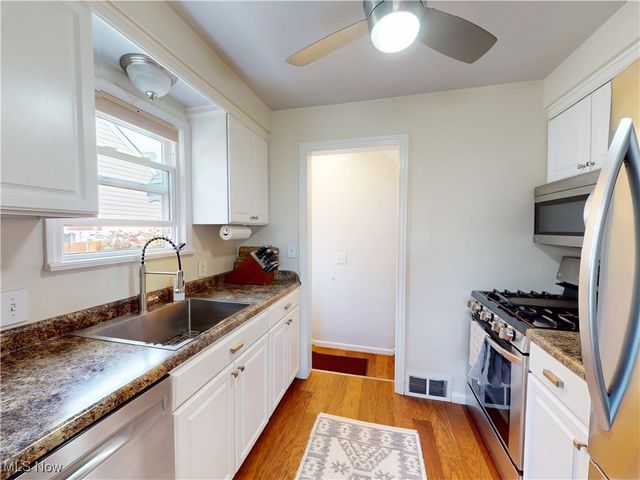 317 E 330th Street, Willowick, OH 44095